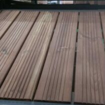 Lambourde en Pin classe 4 – 45 × 70 mm