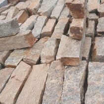 MU 020 - BARRETTES DE GNEISS ECLATEES 50/70MM