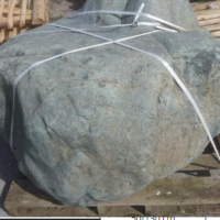 GAL 032 - GALET DE GRANIT VERT FONCÉ